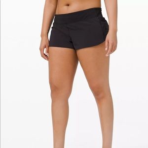 Lululemon Low-Rise Speed Up Short 2.5”